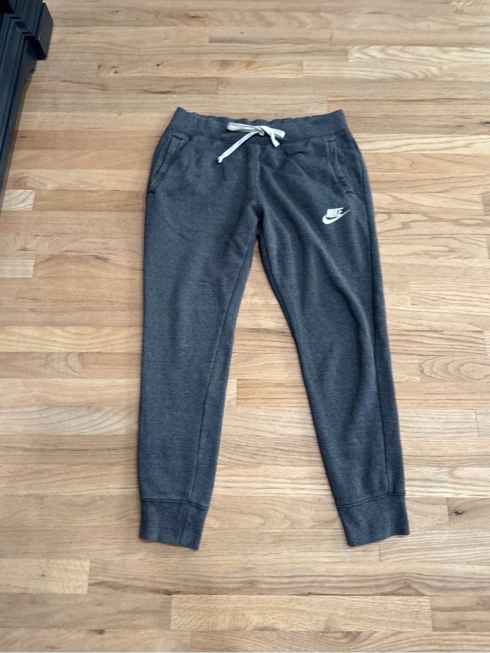 Nike men’s ' Gray Joggers with Drawstring L